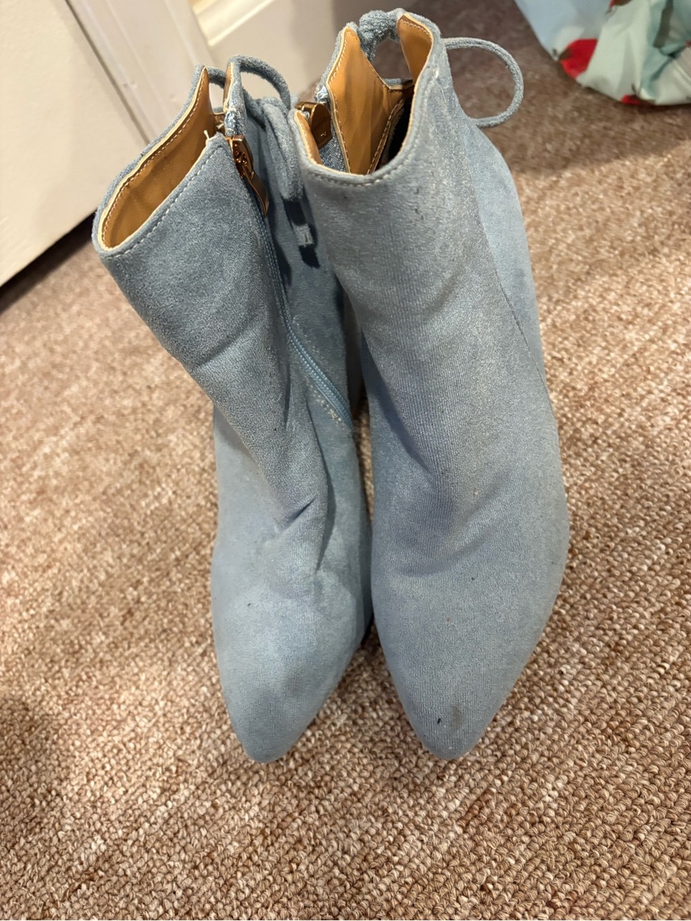Women’s Pointed Toe Suede Ankle Boots - Light Blue